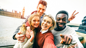 Generation Z Junge Leute London Selfie